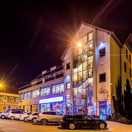 Hotel Restauracja Teczowa Luban Exterior photo