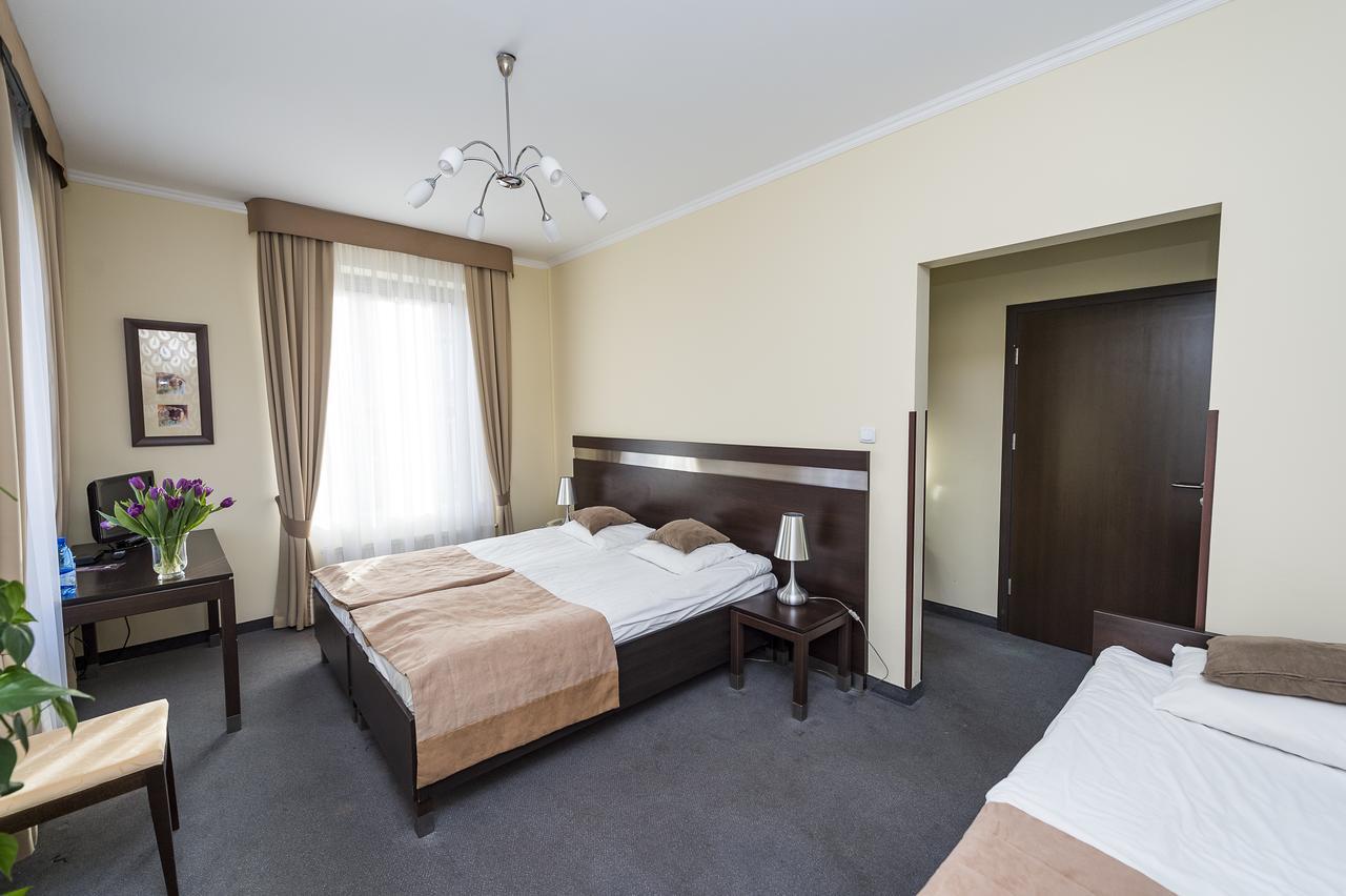 Hotel Restauracja Teczowa Luban Exterior photo