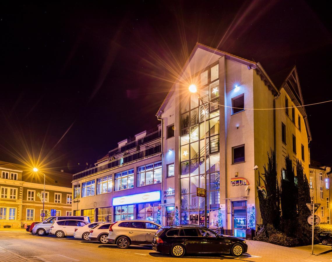 Hotel Restauracja Teczowa Luban Exterior photo